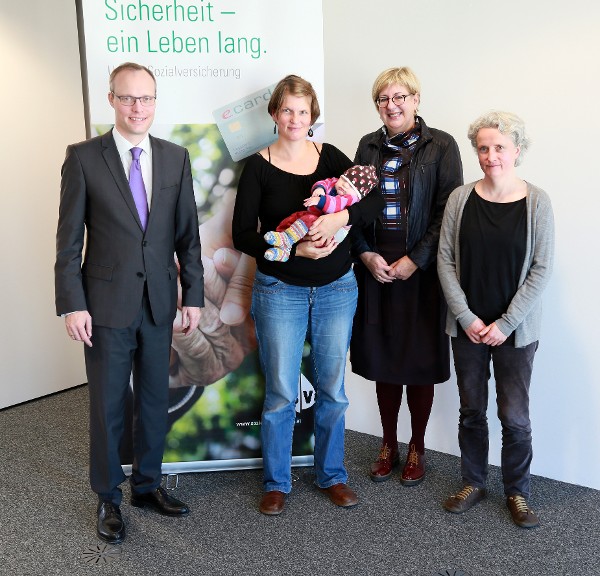 Von links: Dr. Alexander Biach (Vorsitzender des Verbandsvorstandes im Hauptverband), Birgit Gohlke (Filmemacherin und Betroffene), Dr. Karin Pfaller (Präsidentin der Logopädieaustria), Petra Nickel (Filmemacherinnen und Logopädin)